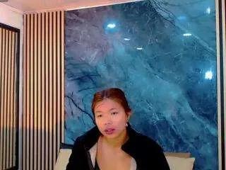 Freechat isalombardi on CamSoda