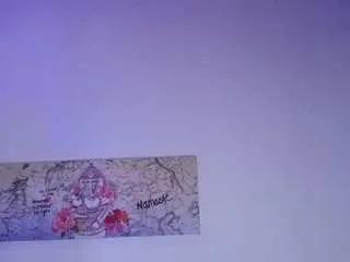 Freechat jenniferhost on CamSoda