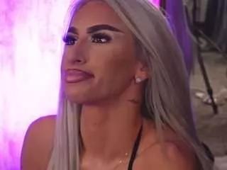 Offline karlabart on CamSoda