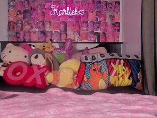 Offline karliekayozz on CamSoda