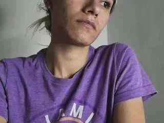 Offline kelayabrunette on CamSoda