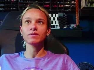 Offline kelayabrunette on CamSoda