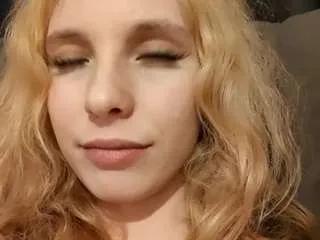 Offline kerrymezo on CamSoda