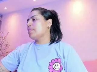 Freechat kyana-cream on CamSoda