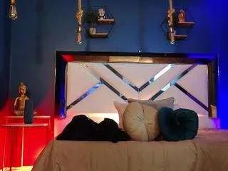 Freechat lady-brownn on CamSoda