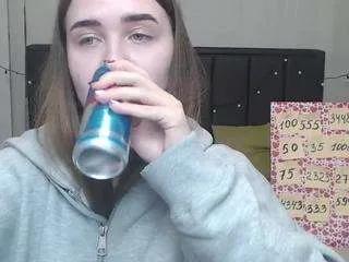 Freechat laurahlot on CamSoda