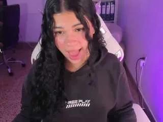 Offline layla-golden on CamSoda