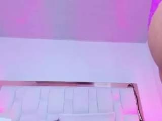 Offline layla-golden on CamSoda