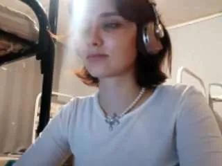 laylacarter — sexy lick finger [30 tokens remaining]