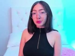 Freechat leahcollins on CamSoda