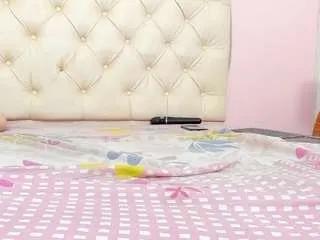 Freechat leylaroberth on CamSoda