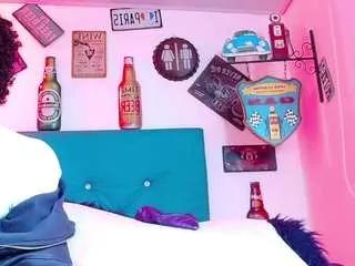 lili-and-breazer on CamSoda 