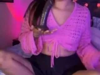 Offline lillytillercam on CamSoda