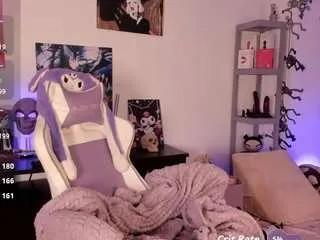 Offline lolaa-bunny on CamSoda