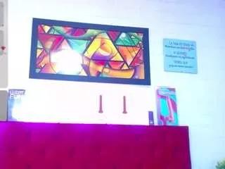 Offline louisenails on CamSoda