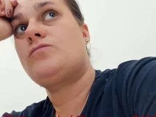 Offline lovelyclara4u on CamSoda