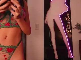 Freechat lunamystyque on CamSoda