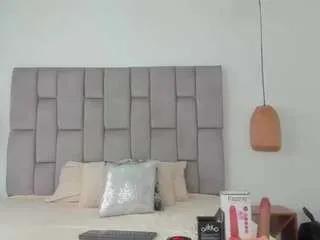 Offline lunitadiva on CamSoda