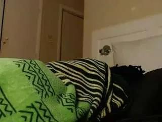 Freechat lusciouslipst on CamSoda