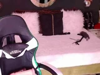 Offline madikeyhappyy on CamSoda