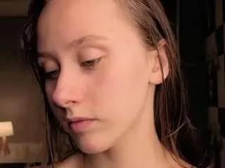 Offline maechesser on CamSoda