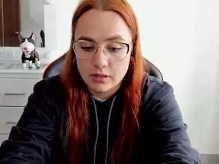 Freechat maryluna95 on CamSoda