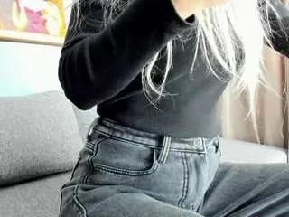 miss-bblonde1 on CamSoda 