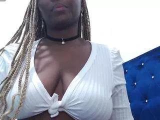 miss-dinah on CamSoda 