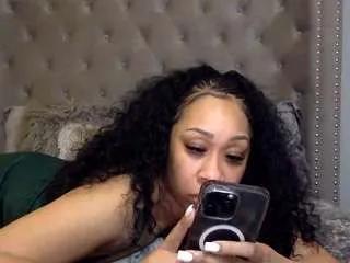 Offline missprettypocahontas on CamSoda