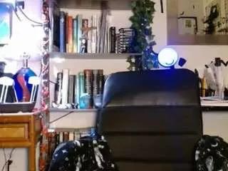 Offline moebootyrayna on CamSoda