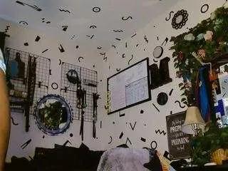 Offline moebootyrayna on CamSoda