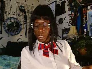 Offline moebootyrayna on CamSoda