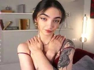 Offline morenadolce on CamSoda