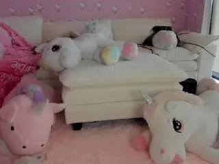 naomisimone on CamSoda