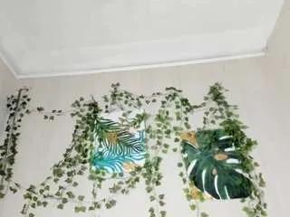 Offline naughtycharming on CamSoda