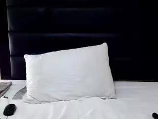 Offline naughtysquirtyangel on CamSoda