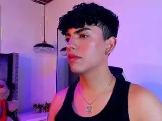 Freechat niick-twink on CamSoda