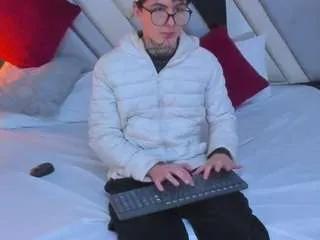 nina-passionf on CamSoda 