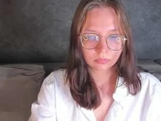 noora-moore on CamSoda 