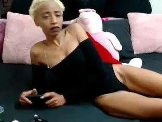 Offline nubiangiggles on CamSoda