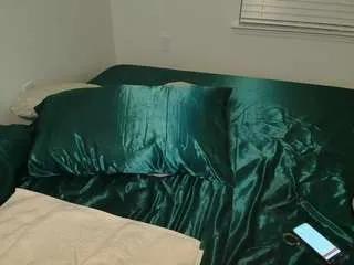 parisloveee03 — PVT OPEN who will make me cum the most ? :) [255 tokens remaining]