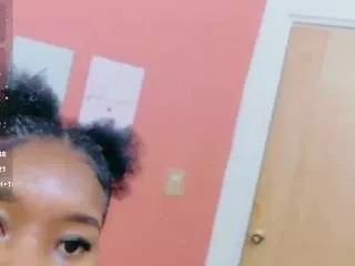 Freechat petitelittleebony on CamSoda