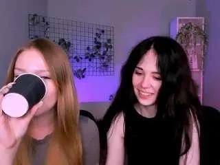 Offline playful-sophie on CamSoda