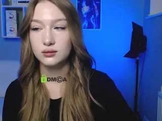 Offline playful-sophie on CamSoda