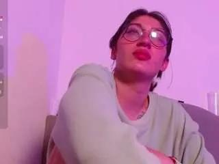 Offline red-moon1 on CamSoda