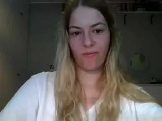 Offline rosiejune on CamSoda