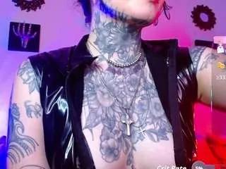 Offline saint-sinner on CamSoda