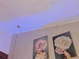 Offline saraa-blonde on CamSoda