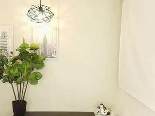 Freechat sassy-girl on CamSoda