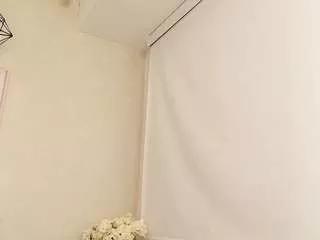 Freechat sassy-girl on CamSoda